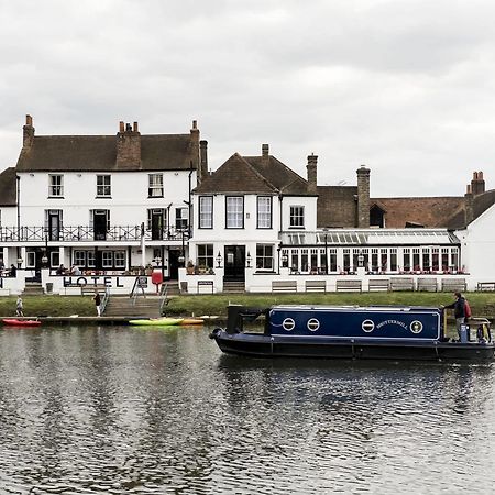 The Swan Hotel Staines-upon-Thames Exterior foto