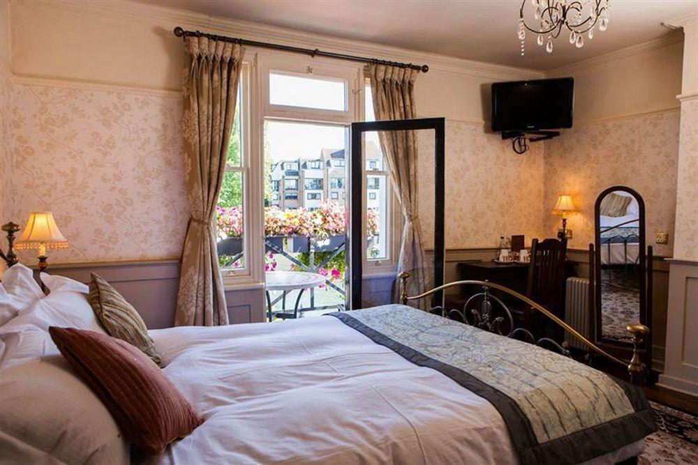 The Swan Hotel Staines-upon-Thames Exterior foto