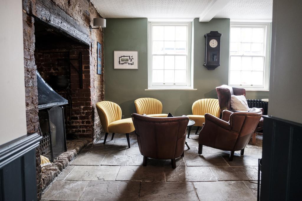 The Swan Hotel Staines-upon-Thames Exterior foto