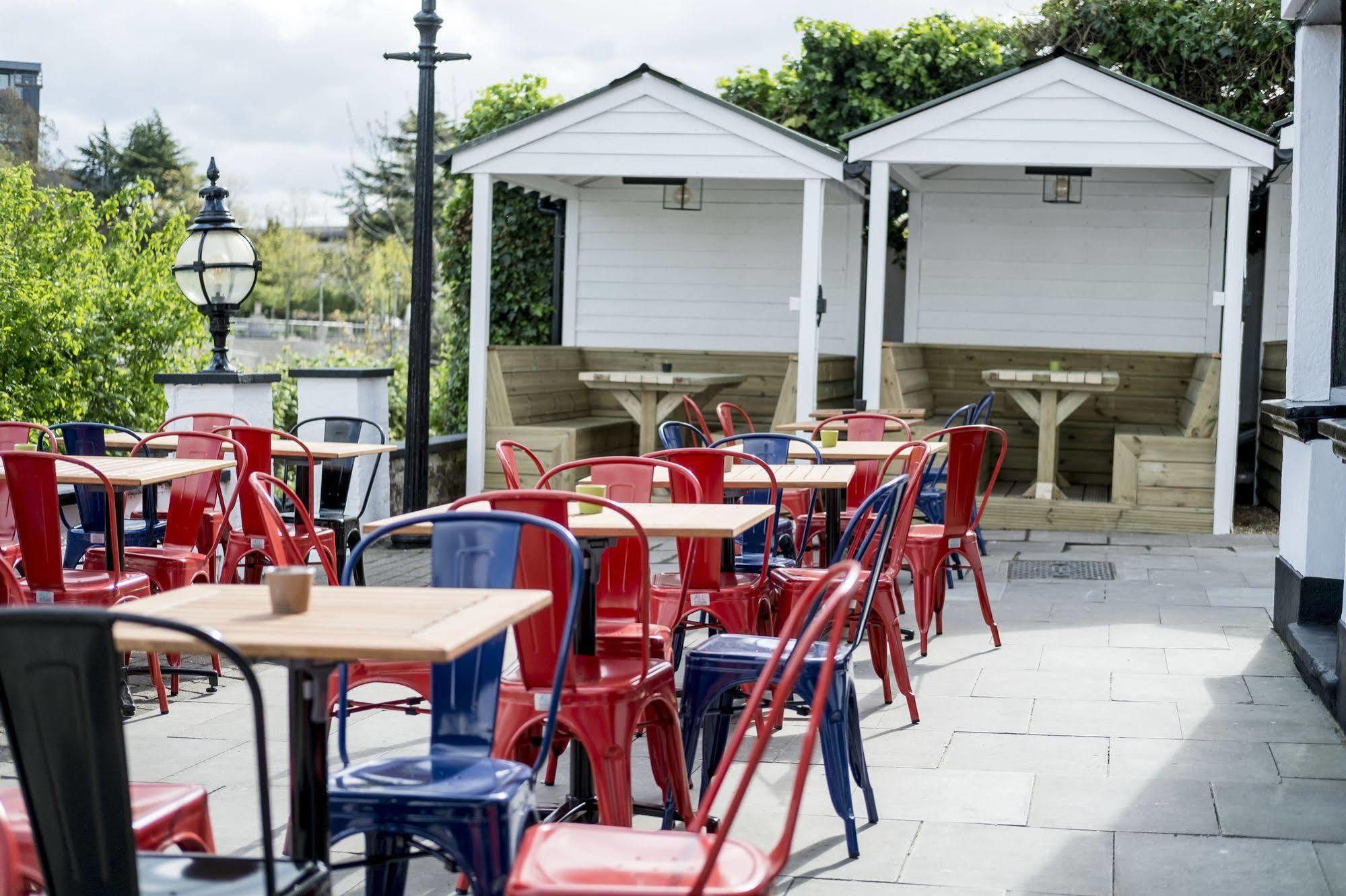The Swan Hotel Staines-upon-Thames Exterior foto