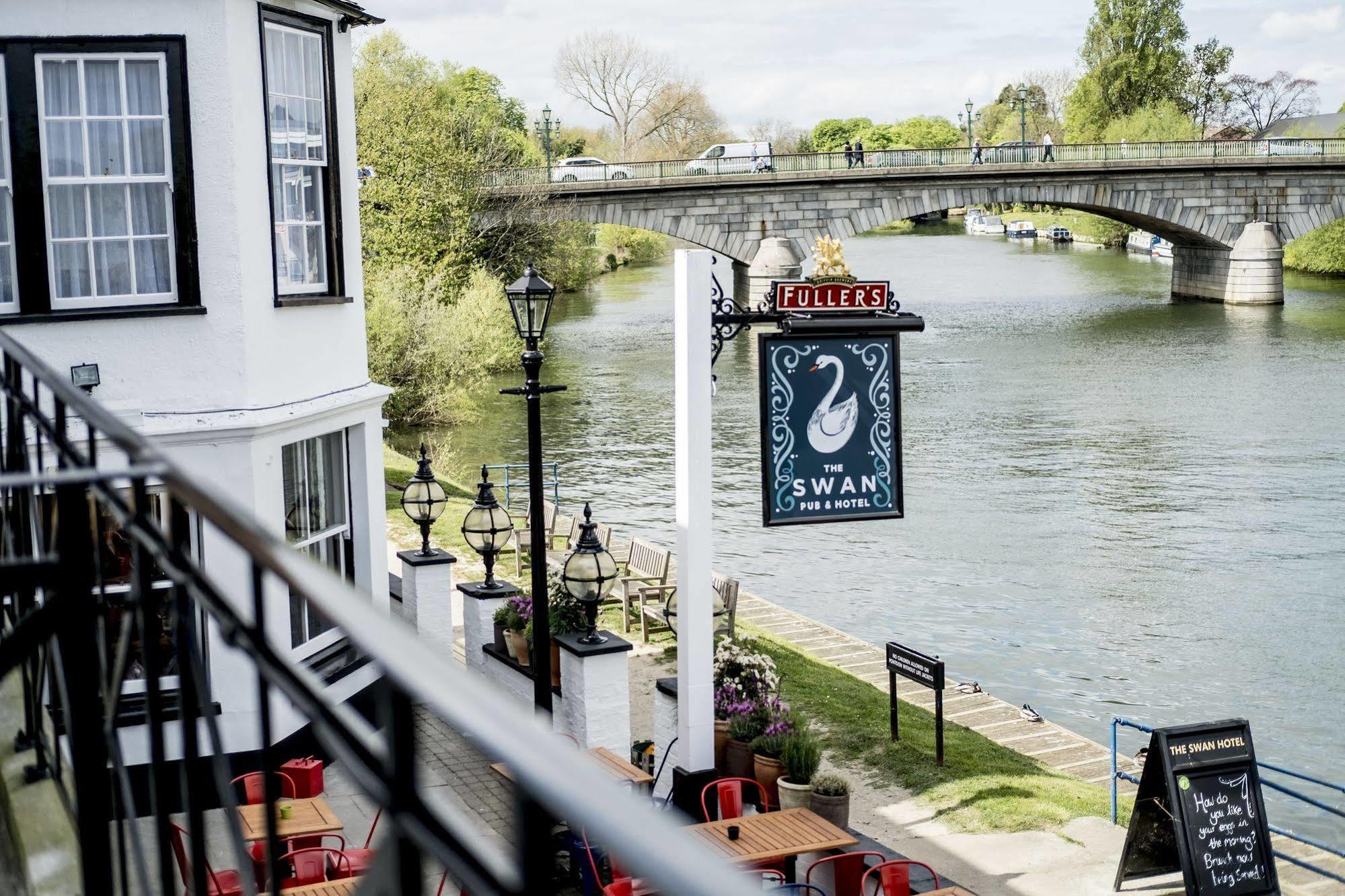 The Swan Hotel Staines-upon-Thames Exterior foto