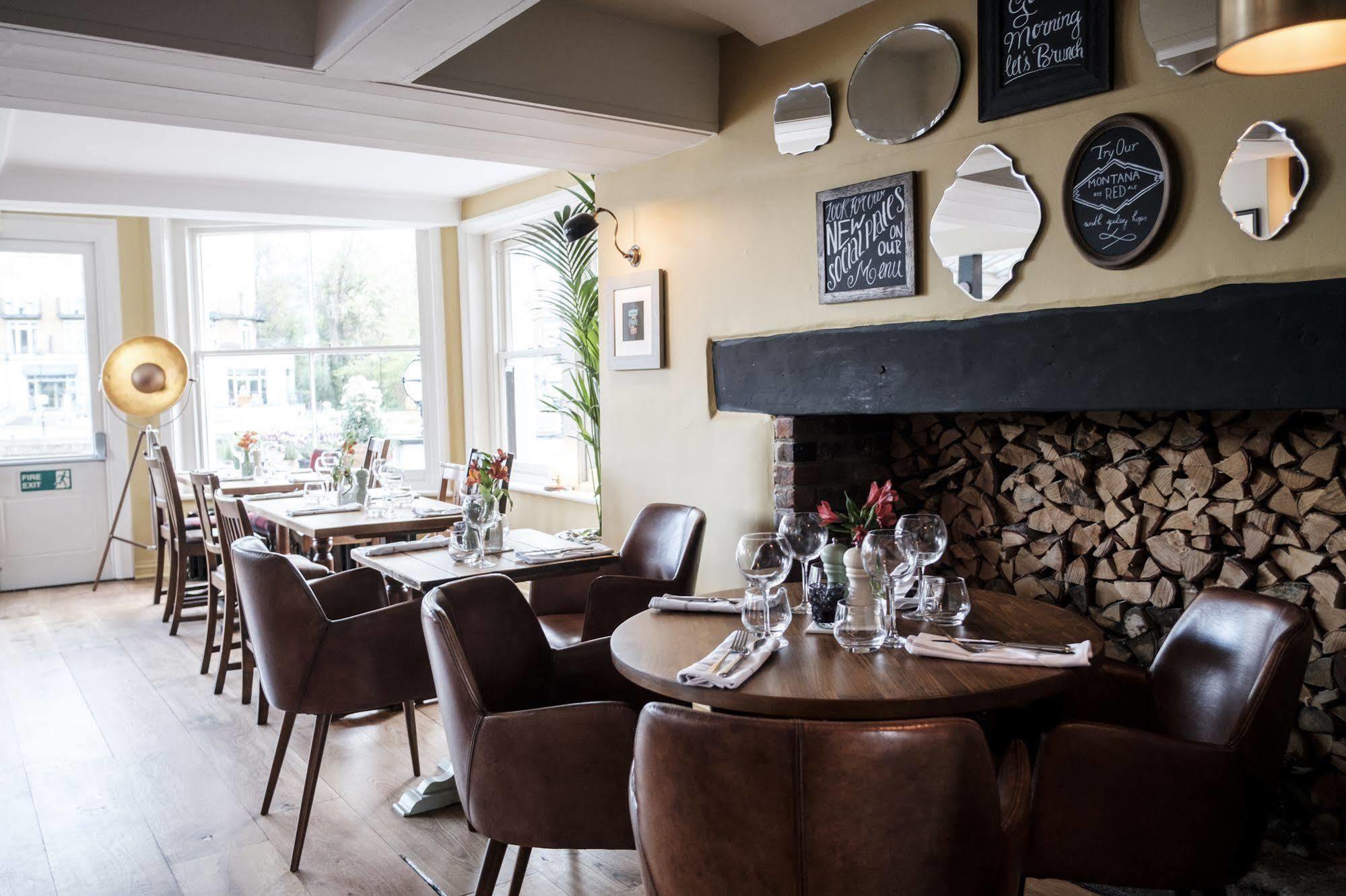 The Swan Hotel Staines-upon-Thames Exterior foto